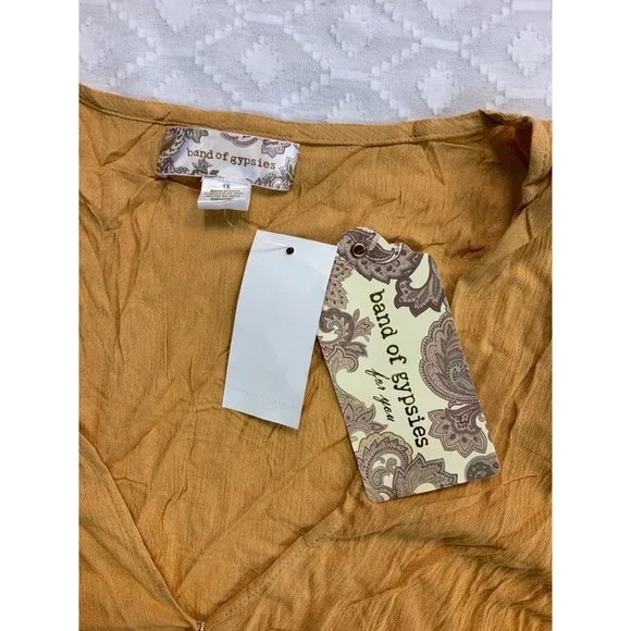 NWOT band of gypsies Yellow Long Sleeve tags removed for laundering Never worn - Picture 8 of 9